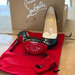 Christian Louboutin peep toe pump